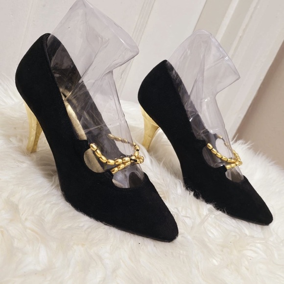Wild Pair Black Velvety Stilleto Heels With Gold Highlights. Women's Size 6.5B🌴 - Picture 1 of 10